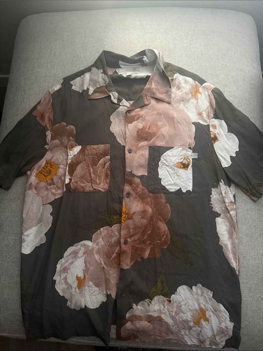 Men's Short-Sleeve Floral Button-Down Shirt in Brown and Pink